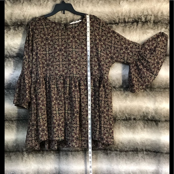 BCBGeneration 🌸Ruffle Top (r22) - Picture 4 of 6